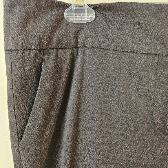 Diamond Pattern Textured Pants - Picture 2 of 6